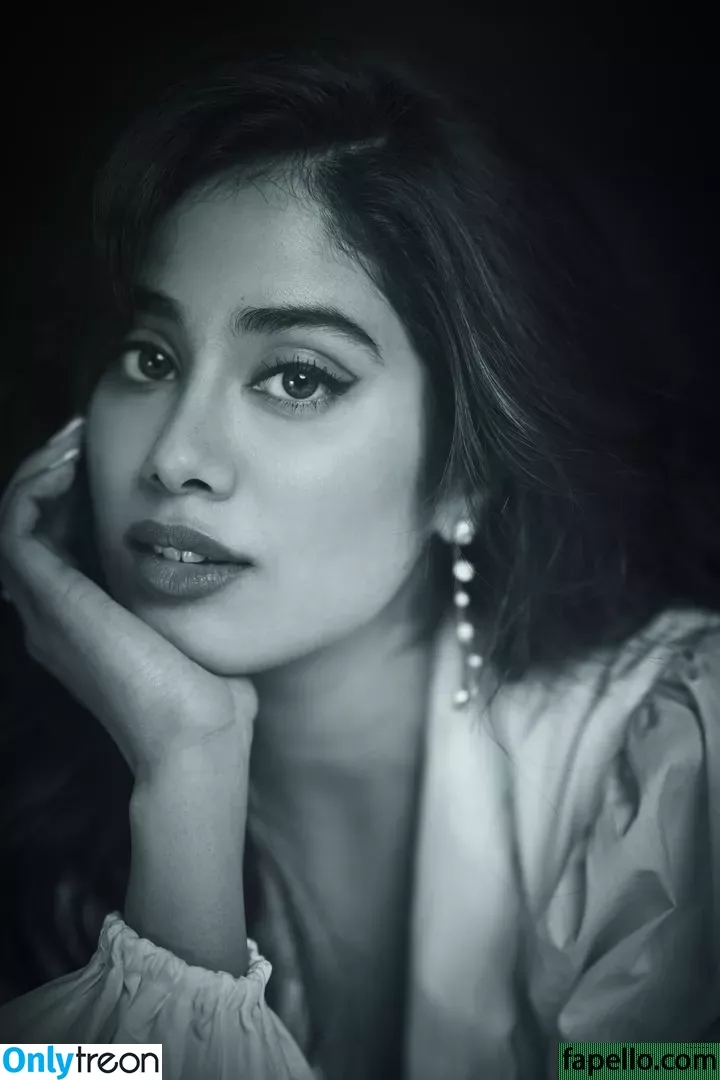 Janhvi Kapoor голая photo #0177 (janhvikapoor / janhvikapoorr)