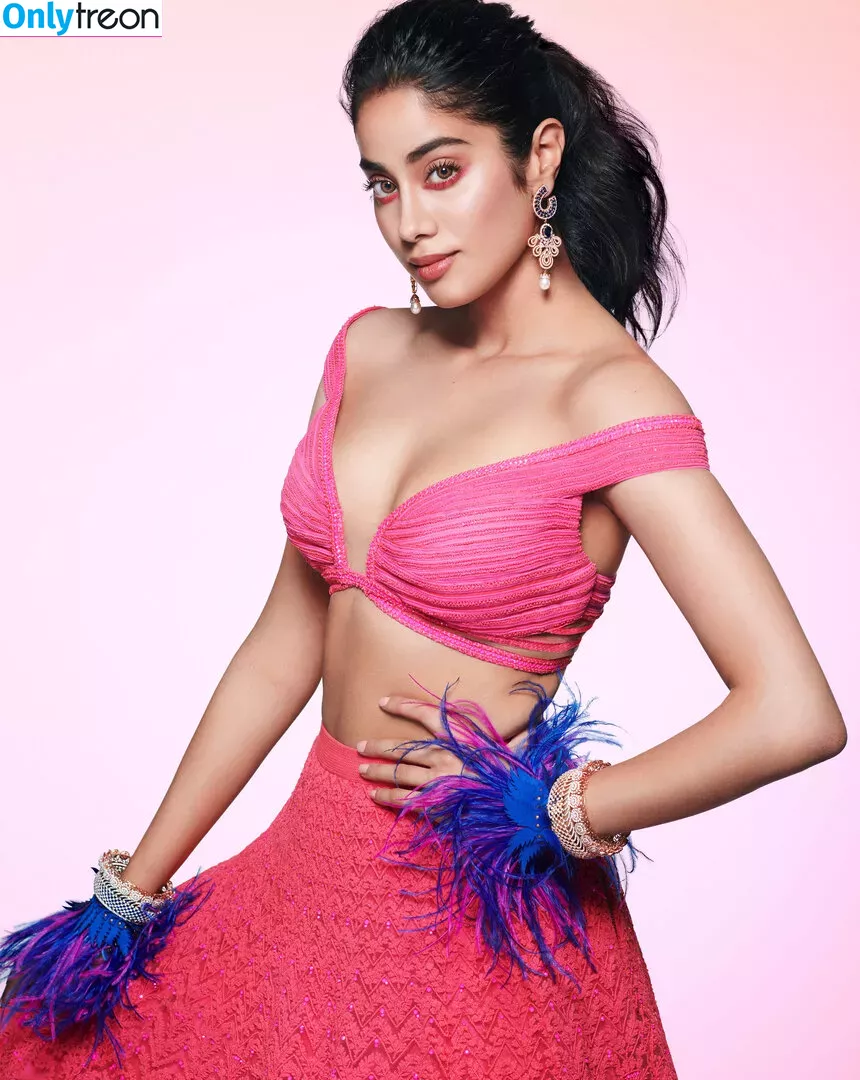 Janhvi Kapoor голая photo #0179 (janhvikapoor / janhvikapoorr)