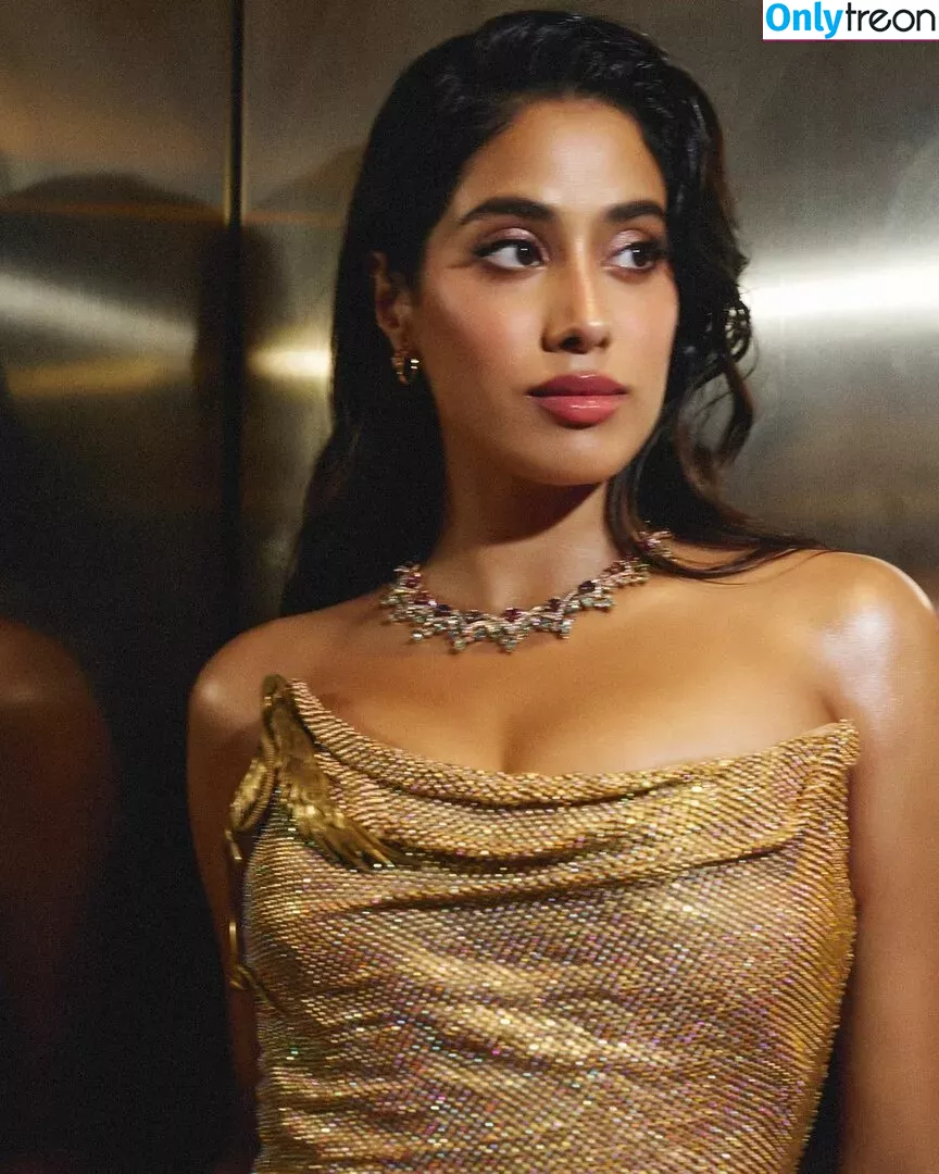 Janhvi Kapoor nude photo #0190 (janhvikapoor / janhvikapoorr)