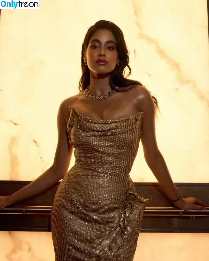 Janhvi Kapoor nude photo #0200 (janhvikapoor / janhvikapoorr)