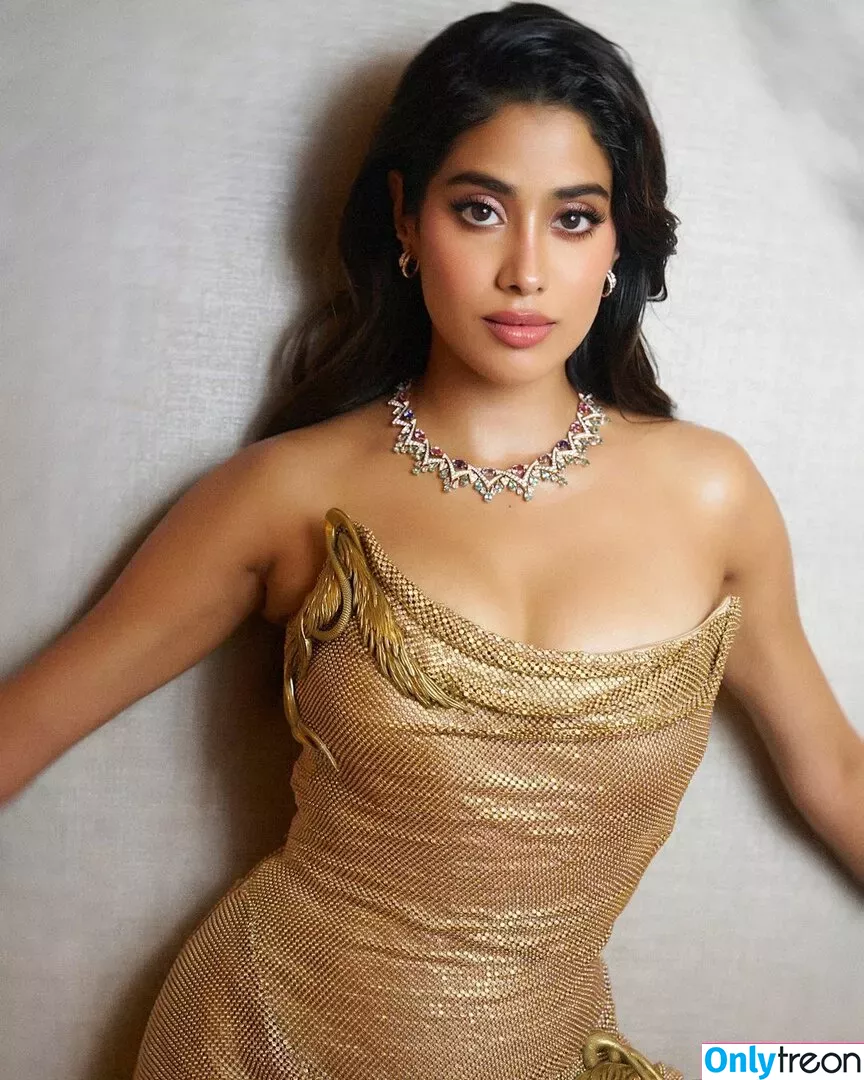 Janhvi Kapoor nude photo #0203 (janhvikapoor / janhvikapoorr)