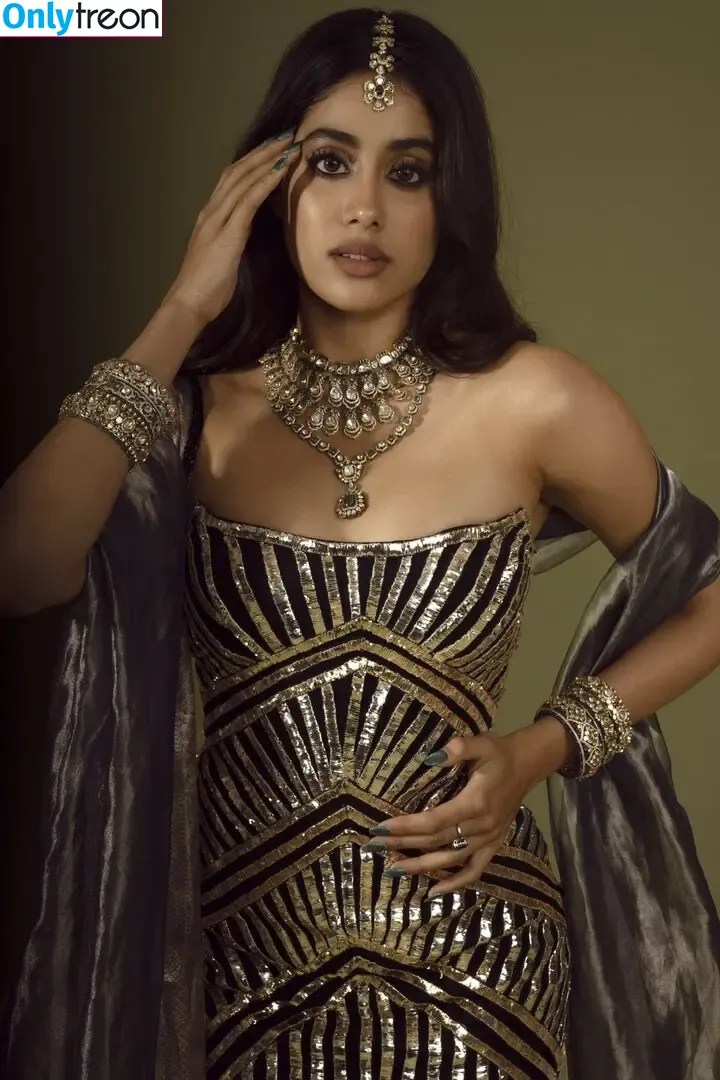Janhvi Kapoor nude photo #0265 (janhvikapoor / janhvikapoorr)