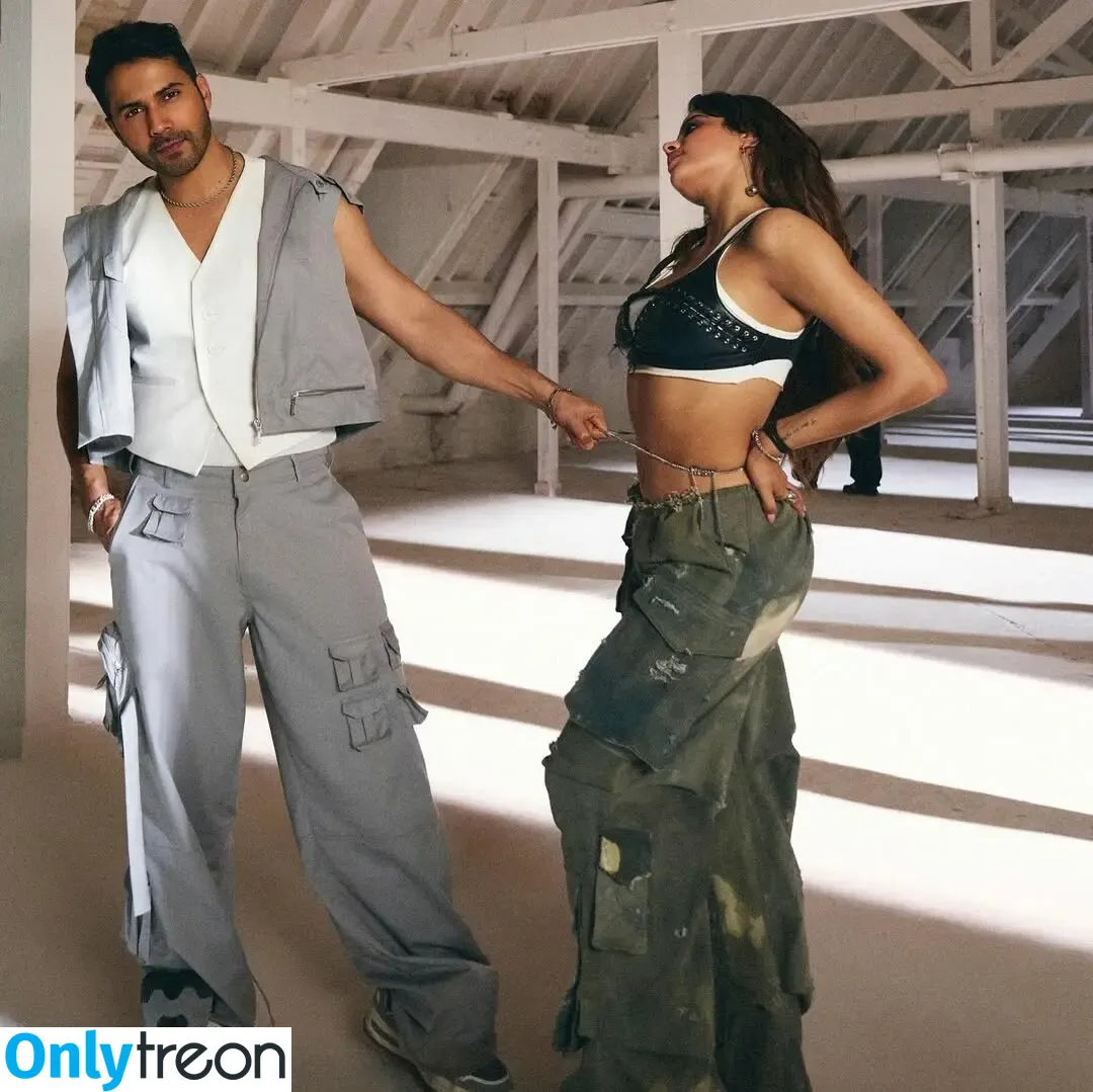 Janhvi Kapoor nude photo #0279 (janhvikapoor / janhvikapoorr)