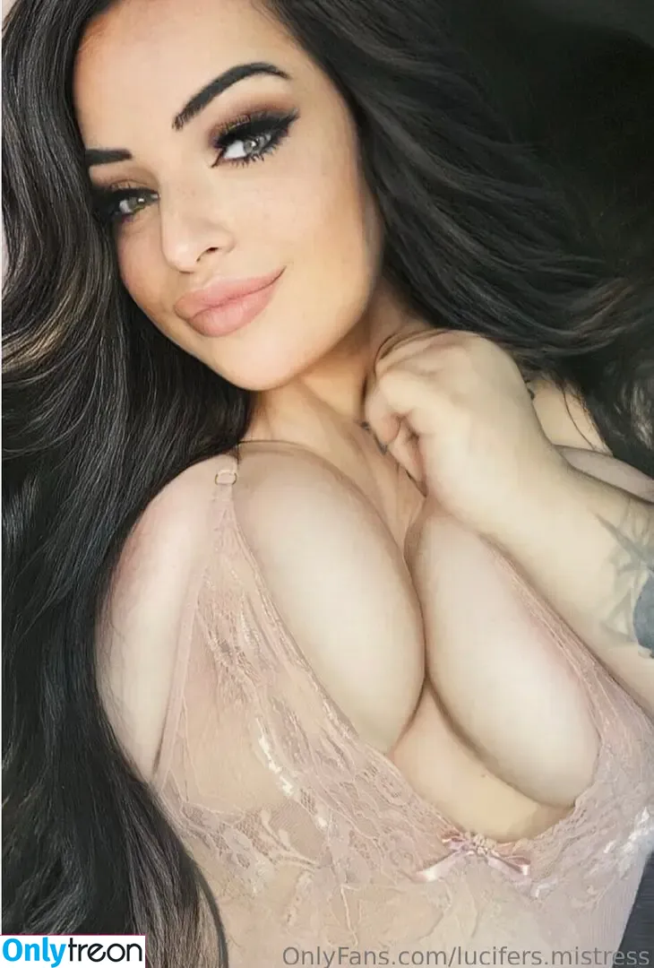 janii.van.hell nude photo #0006 (janiivanhell)