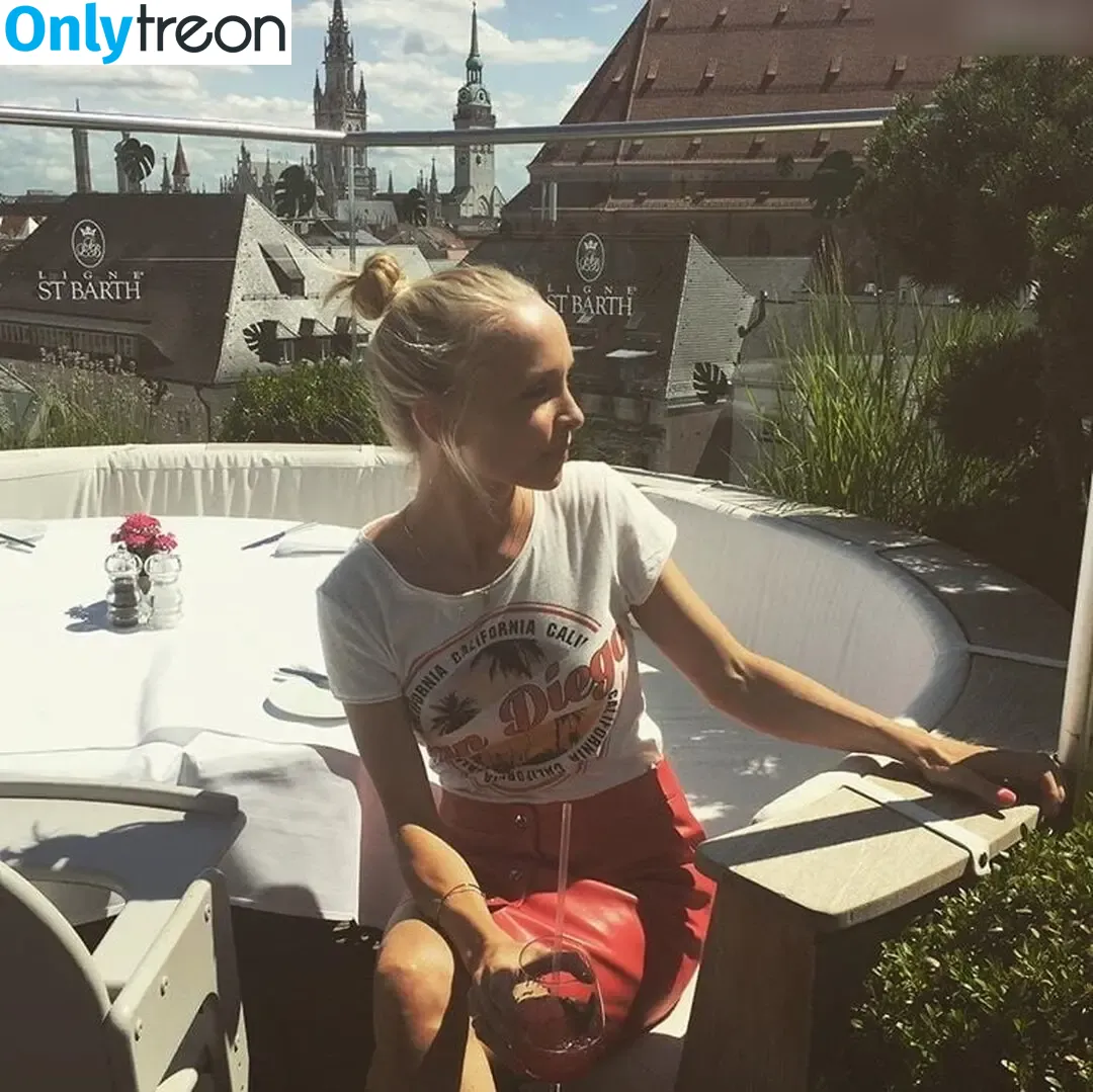 Janin Ullmann голая photo #0080 (janinullmann)