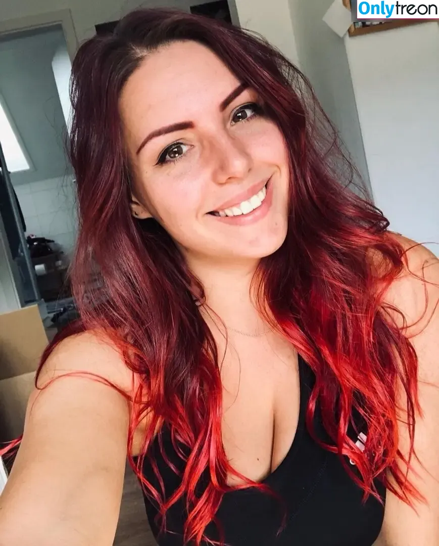 Janina feuerkopf голая photo #0077 (Janina feuerkopf)