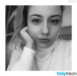 Janina Hille / itzjaninaa / janinahi фото голая #0015