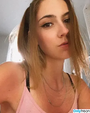 Janina Hille / itzjaninaa / janinahi фото голая #0021