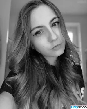 Janina Hille / itzjaninaa / janinahi фото голая #0023