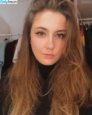Janina Hille / itzjaninaa / janinahi фото голая #0027