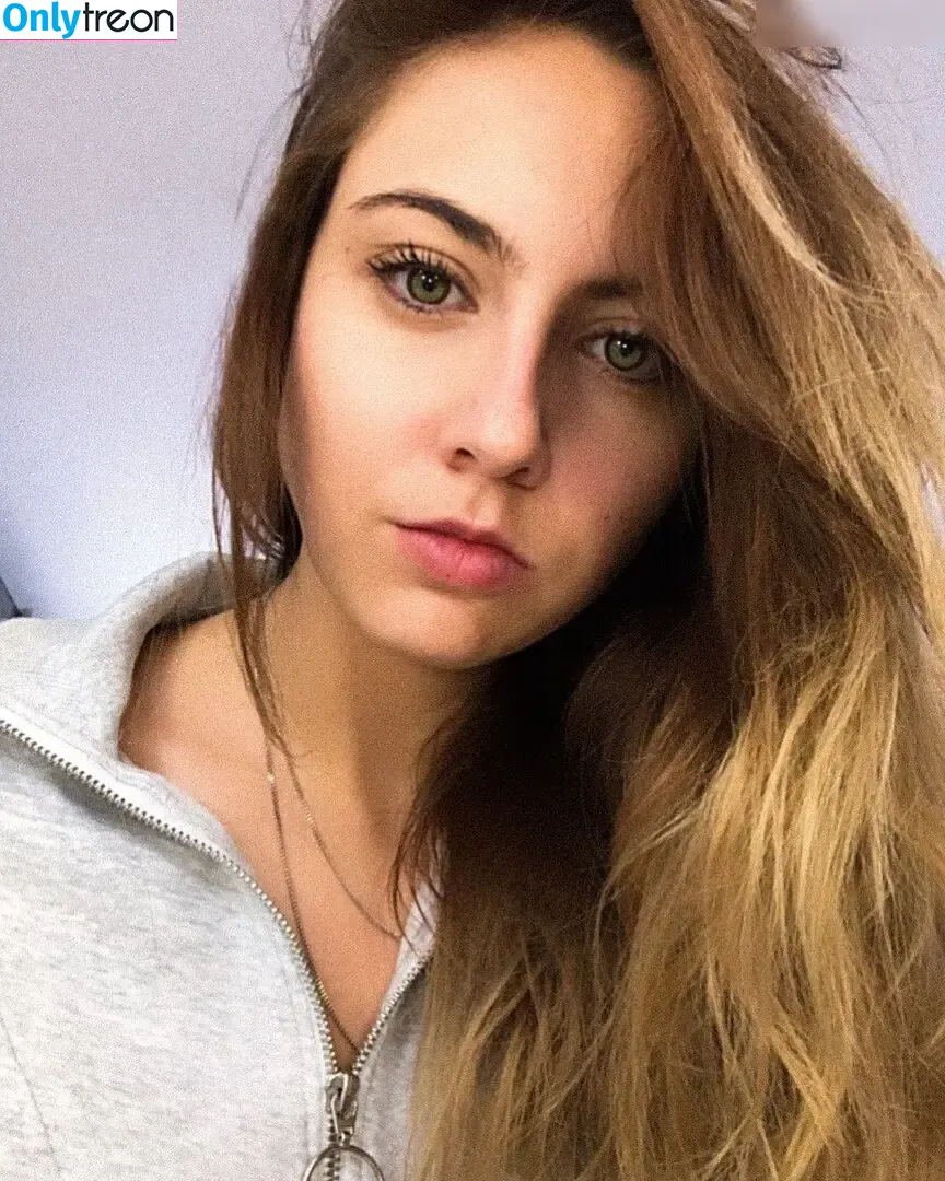 Janina Hille голая photo #0011 (itzjaninaa / janinahi)