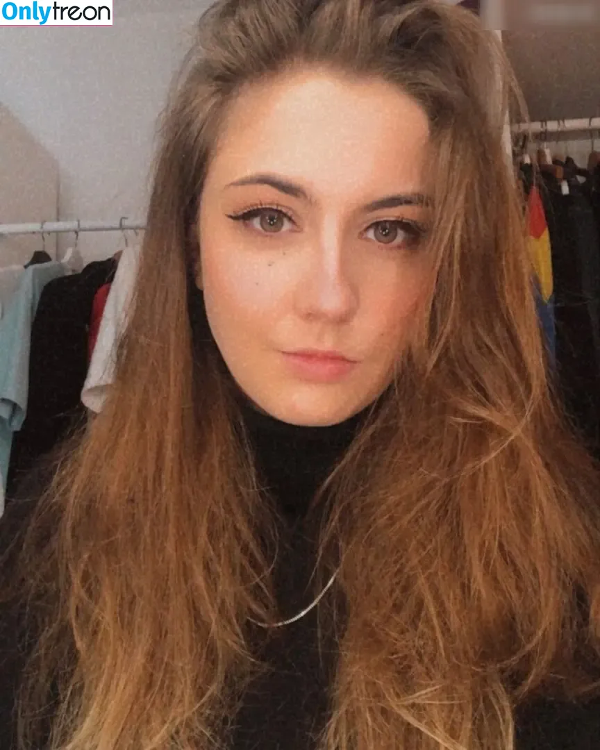 Janina Hille голая photo #0027 (itzjaninaa / janinahi)