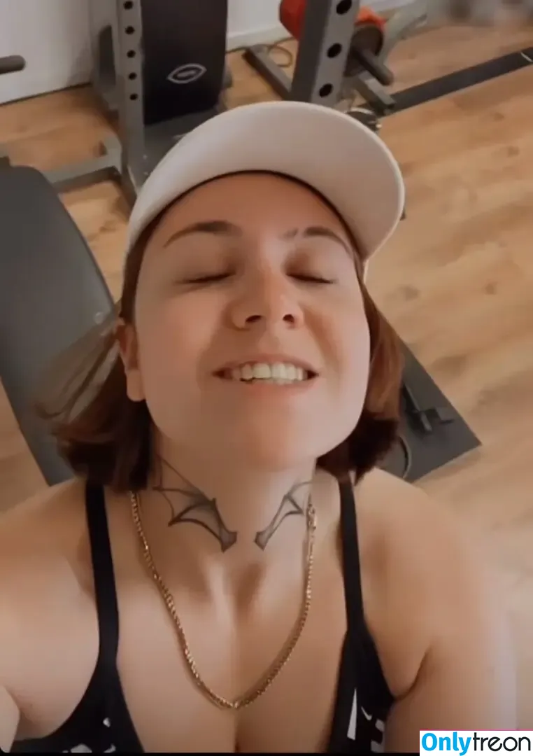 Janina Hille голая photo #0051 (itzjaninaa / janinahi)