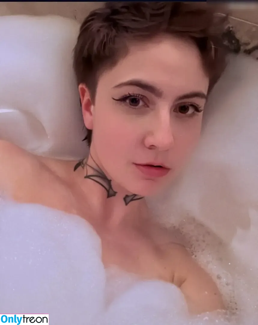 Janina Hille голая photo #0106 (itzjaninaa / janinahi)
