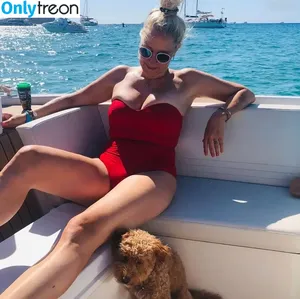 Janine Kunze / janinekunzeofficial nude photo #0078