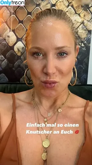 Janine Kunze / janinekunzeofficial nude photo #0103