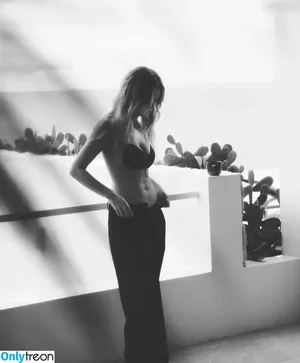 Janni Deler / jannid nude photo #0100