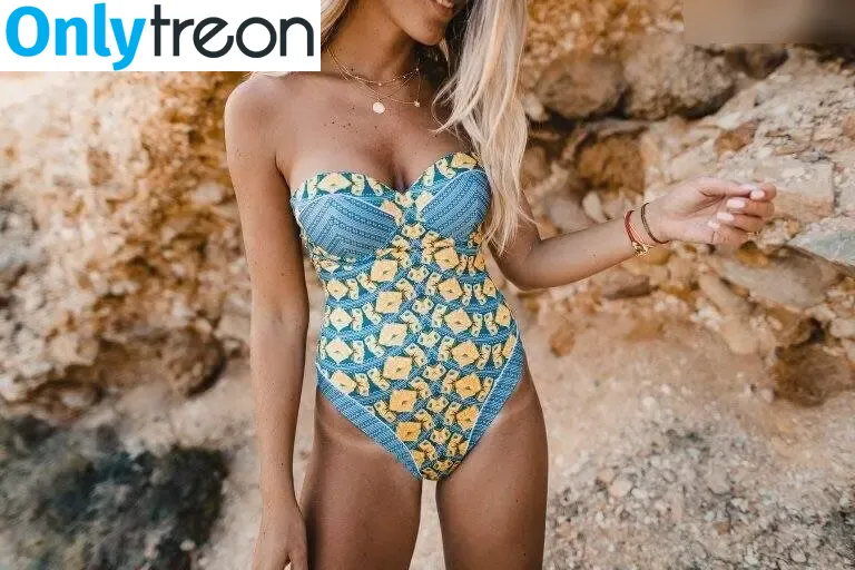 Janni Deler nude photo #0027 (jannid)