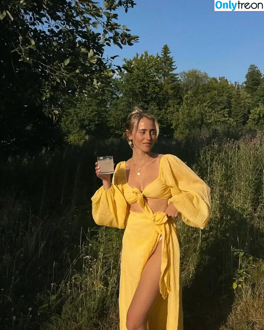 Janni Deler nude photo #0055 (jannid)