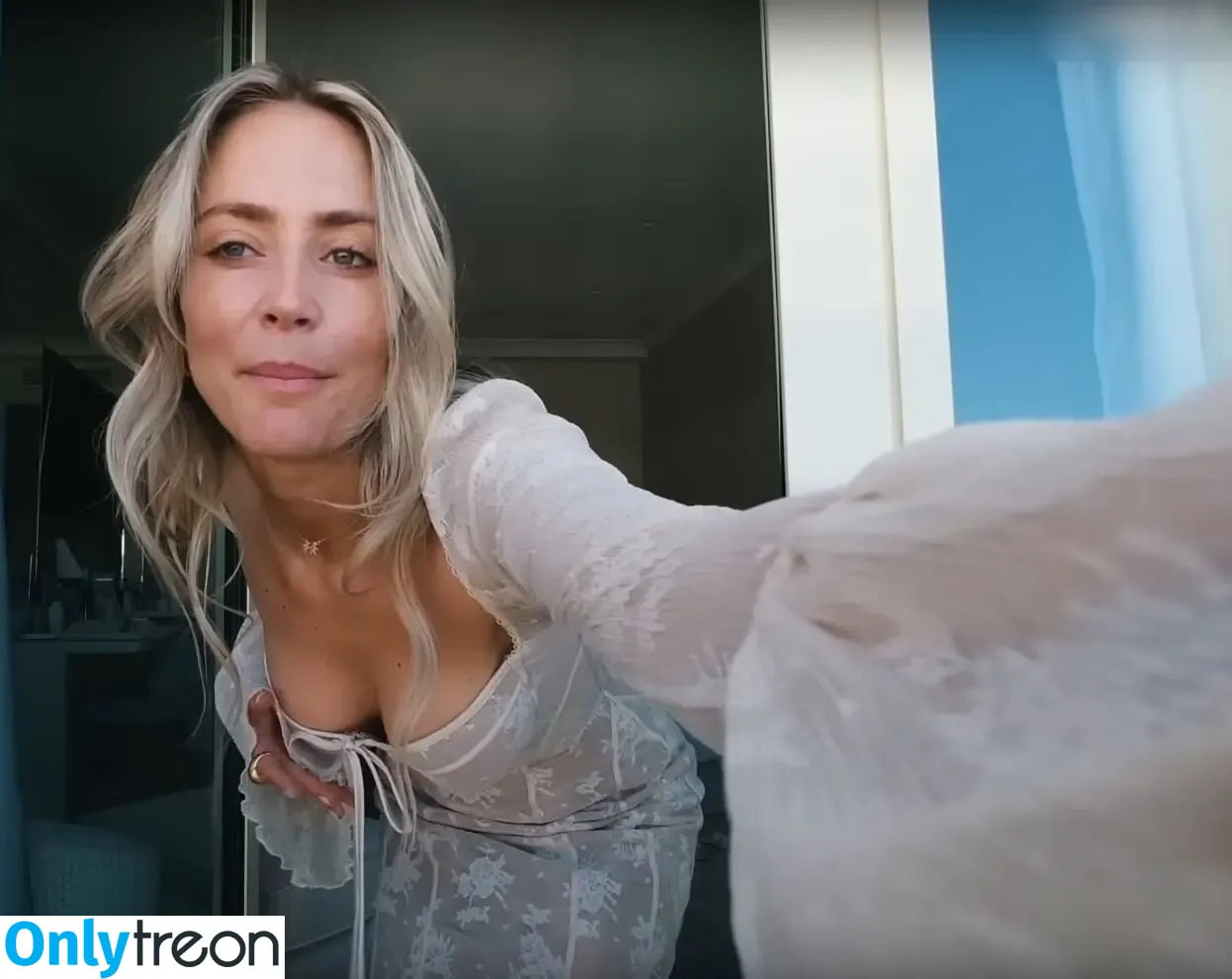 Janni Deler nude photo #0070 (jannid)