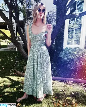 January Jones / januaryjones фото голая #0300