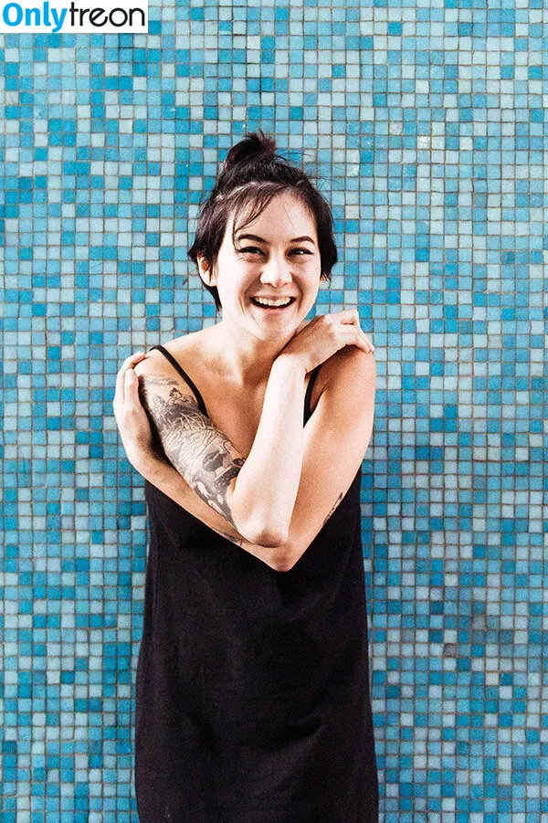 Japanese Breakfast nude photo #0036 (Michelle Zauner / jbrekkie)