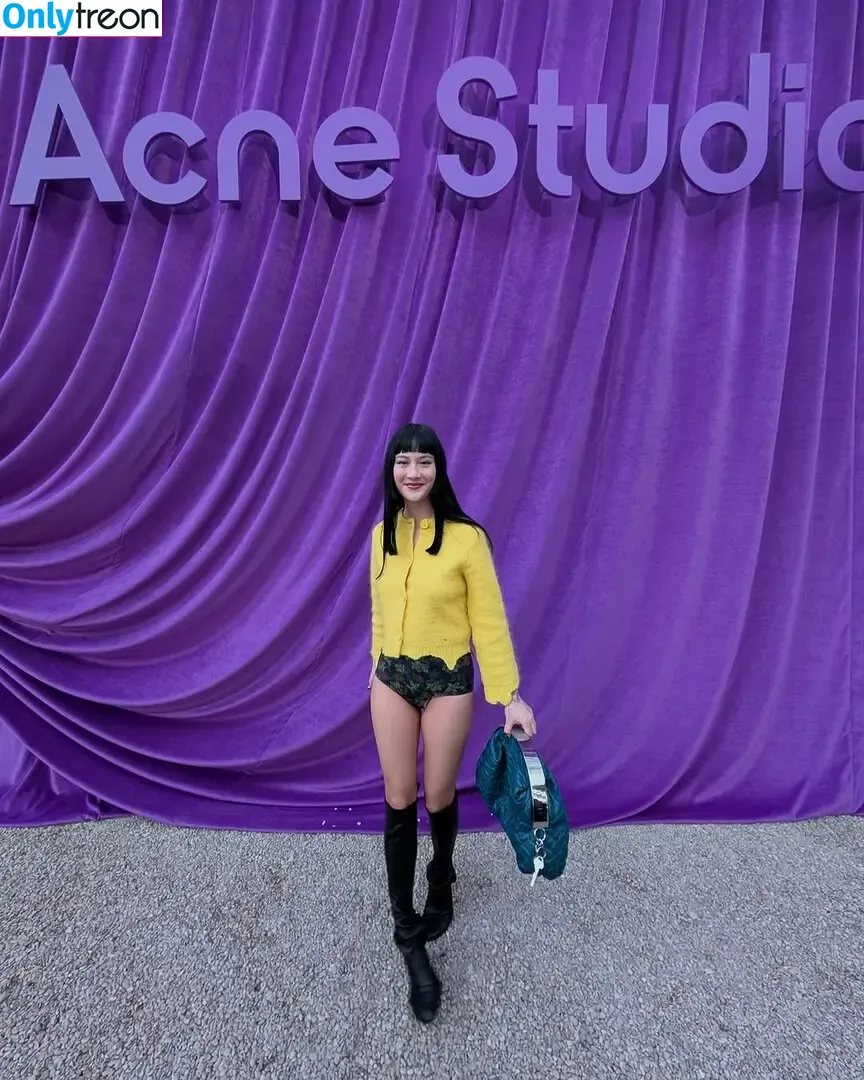 Japanese Breakfast nude photo #0061 (Michelle Zauner / jbrekkie)