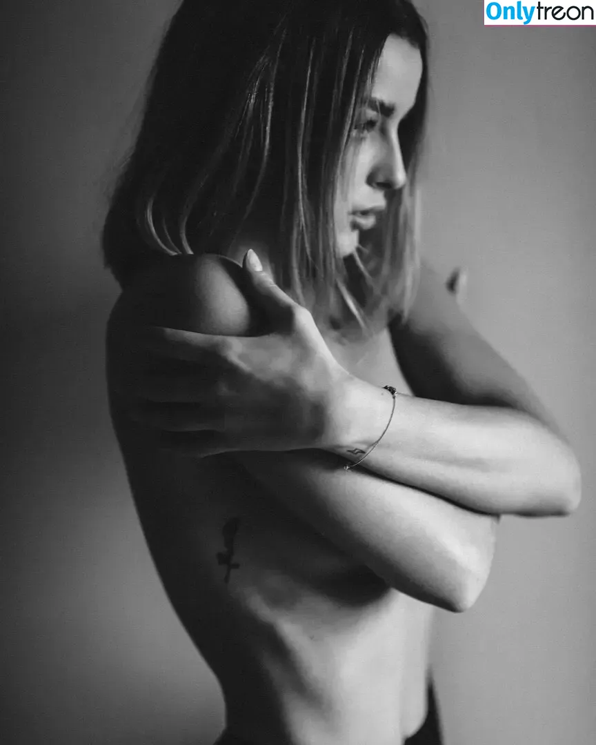 Jaquelyn Reimann nude photo #0163 (Jaquelyn.rmn / ysterdy)