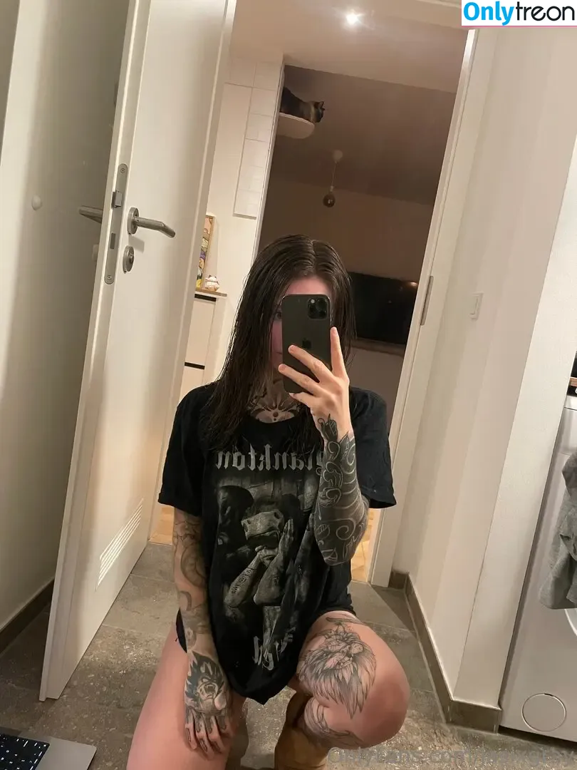 jasixgray nude photo #0010 (jasixgray)