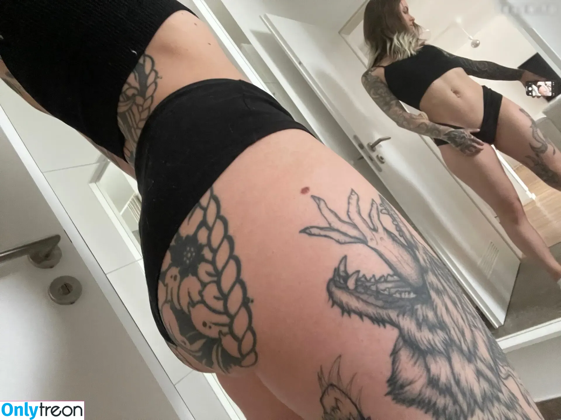 jasixgray nude photo #0011 (jasixgray)