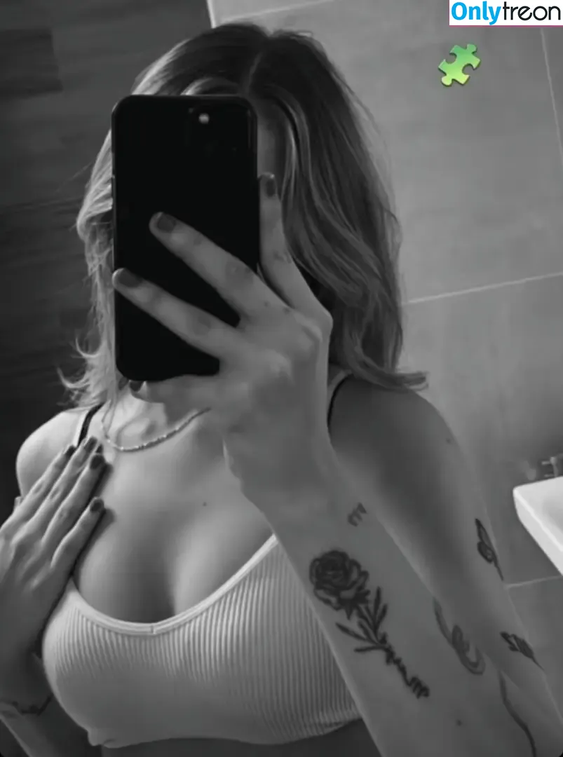 Jasmin Endres nude photo #0002 (jasmindres)