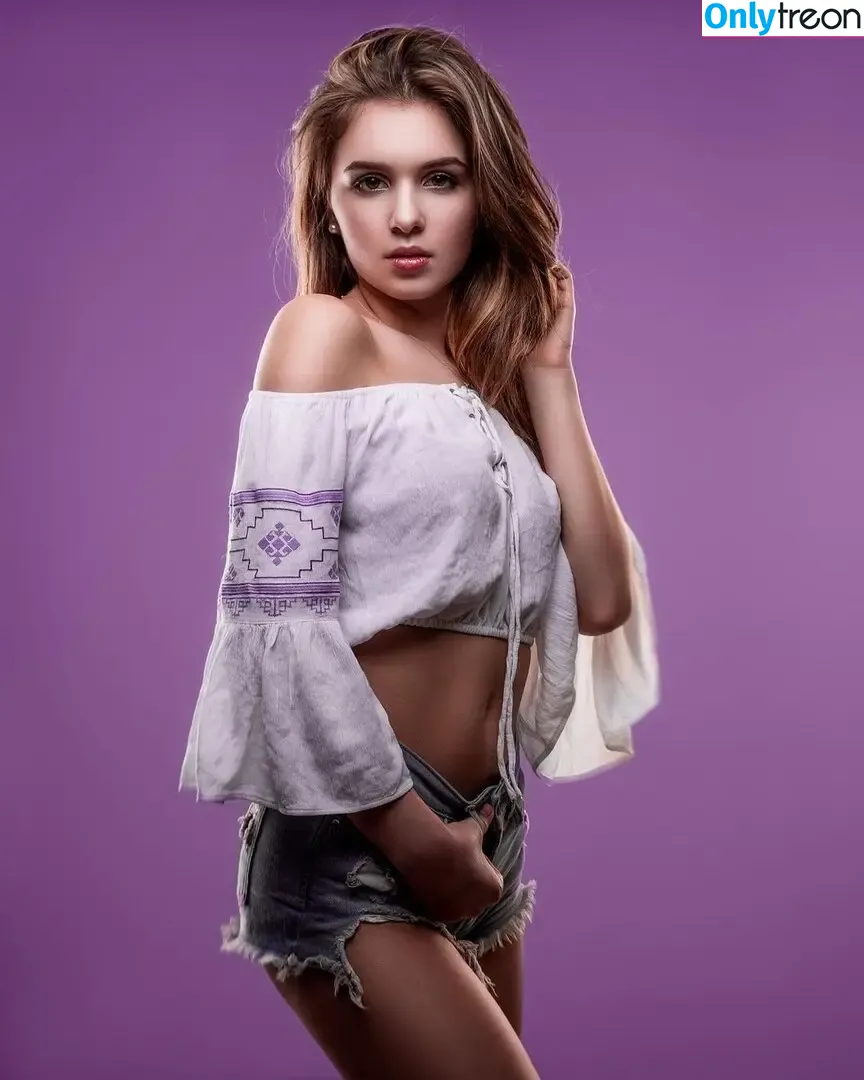 Jasmin Endres nude photo #0121 (jasmindres)
