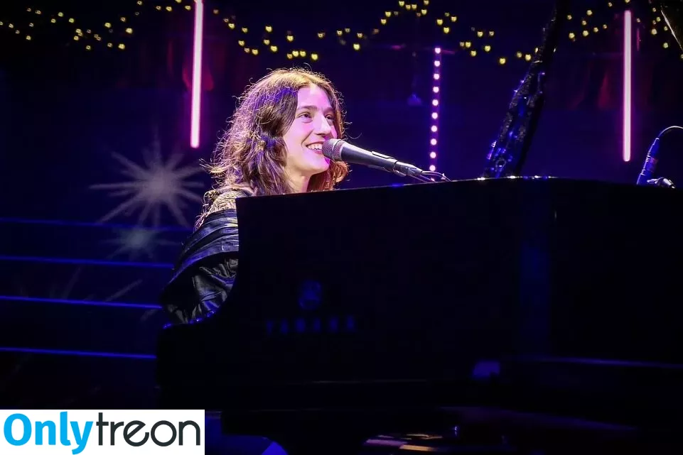 Jasmine van den Bogaerde голая photo #0060 (Birdy / birdybaby / birdyinstagram)