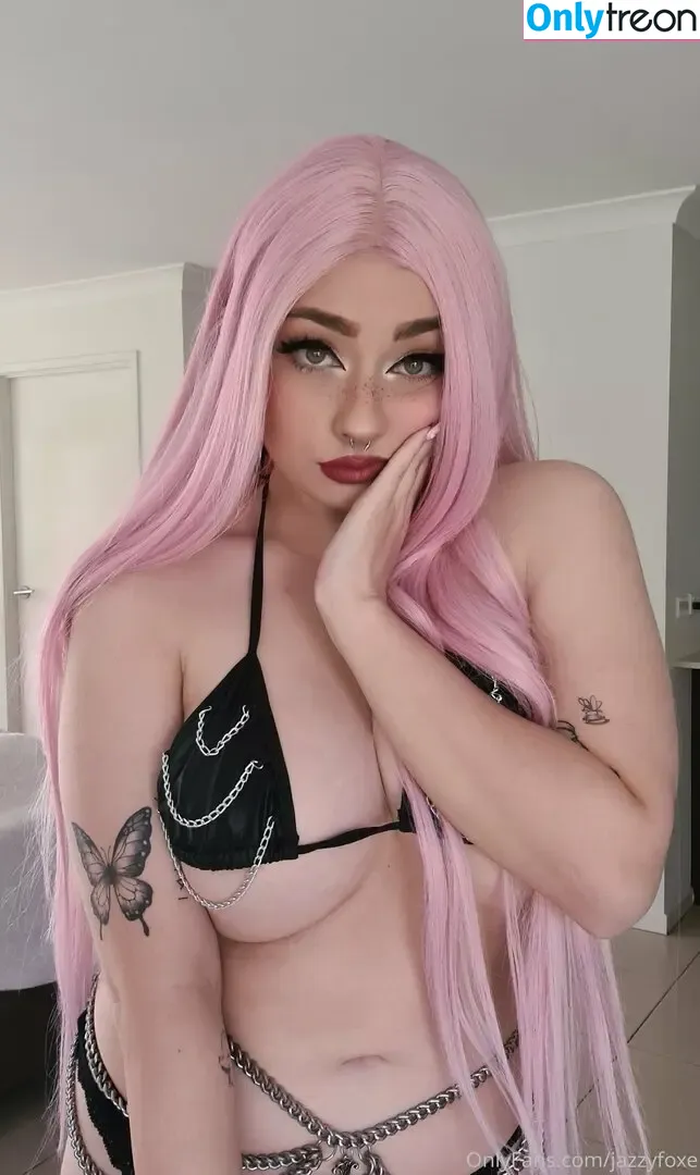 JasminFoxe nude photo #0103 (candidcat18 / jazzyfoxe)