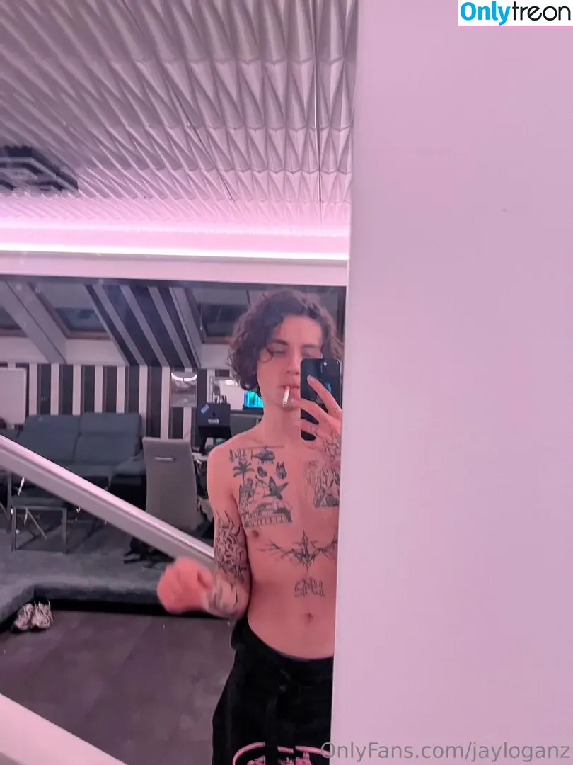 jayloganz nude photo #0011 (jaylagonz)