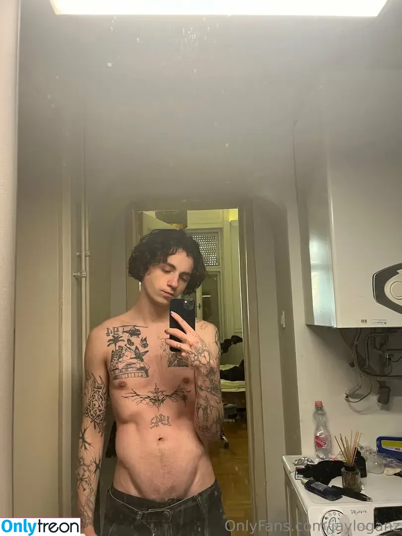 jayloganz nude photo #0028 (jaylagonz)
