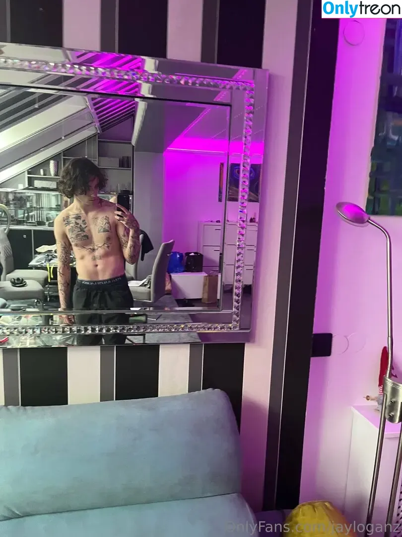 jayloganz nude photo #0038 (jaylagonz)