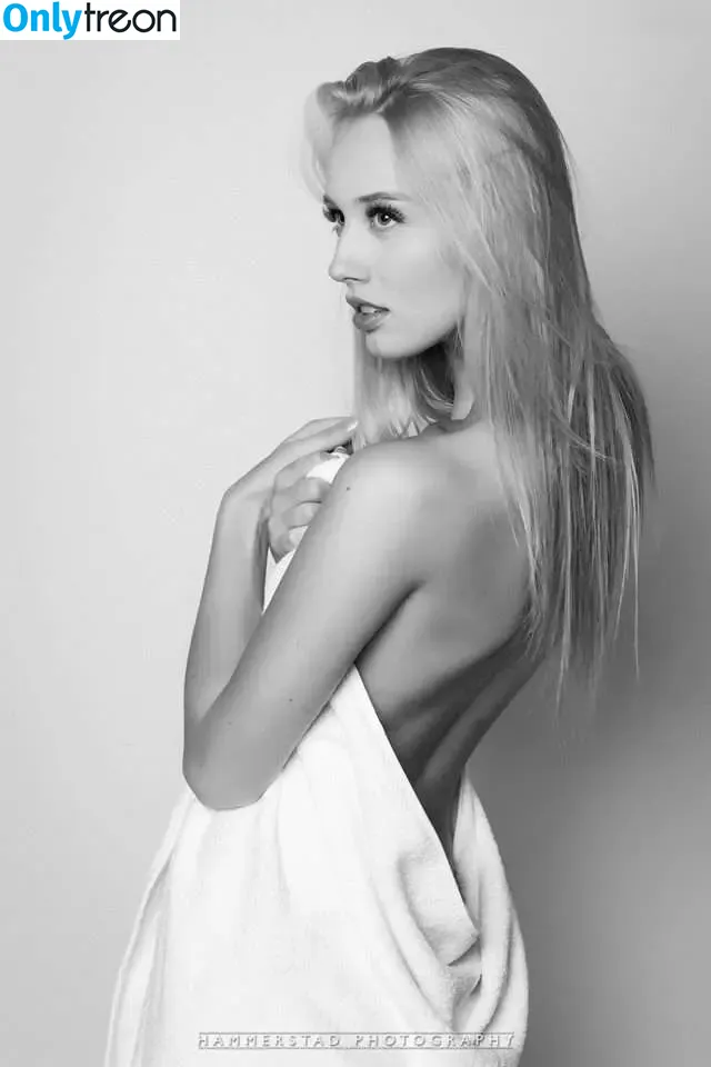 Jeanette Larsen nude photo #0026 (jeanettelarsenn)