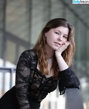 Jeanne.Zeitler / jeanne.ztlr nude photo #0043