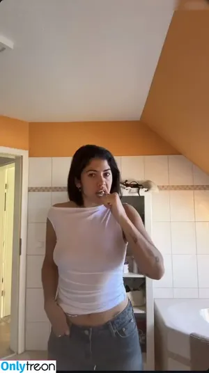 Jeannie-Naomi Wagner / prinzessinjeanniefee nude photo #0070
