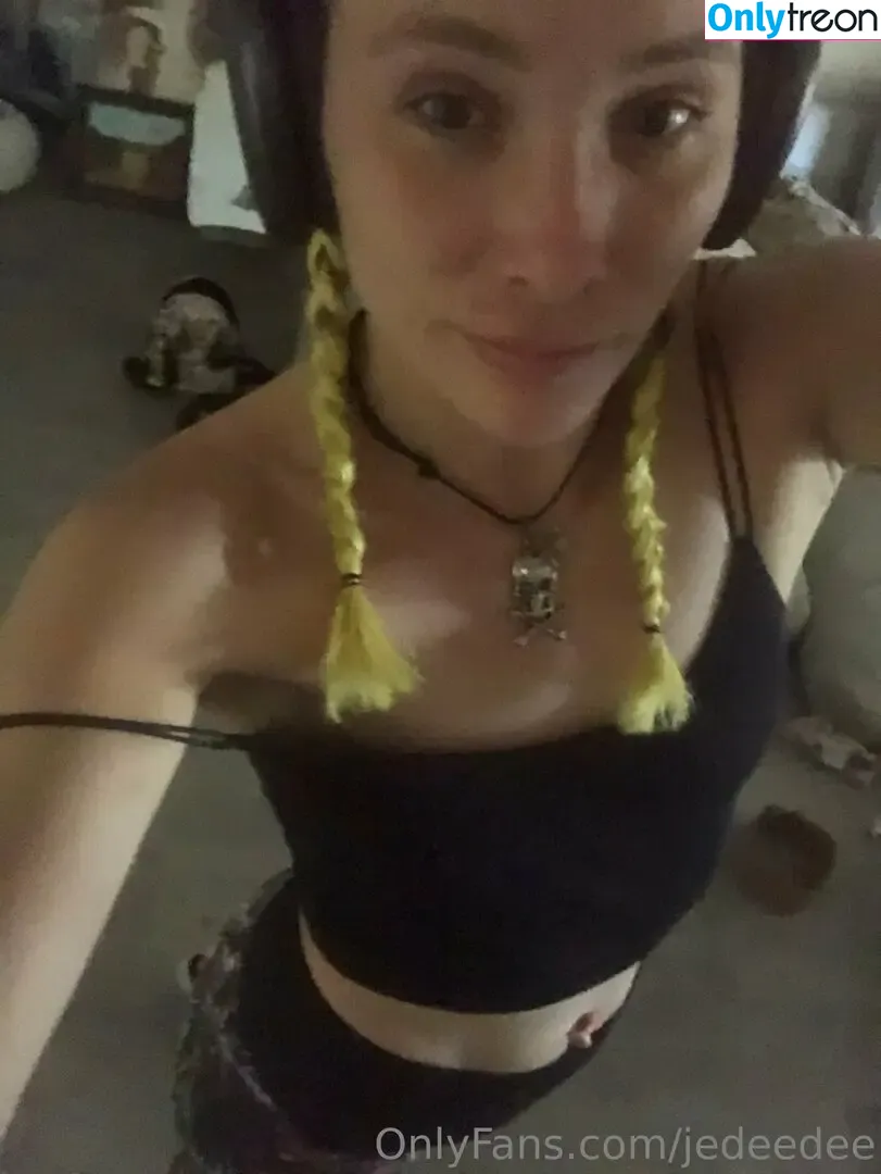 jedeedee nude photo #0029 (laurajedeed)