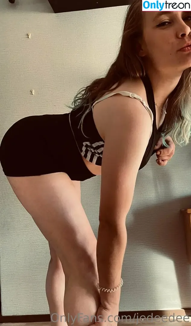 jedeedee nude photo #0041 (laurajedeed)