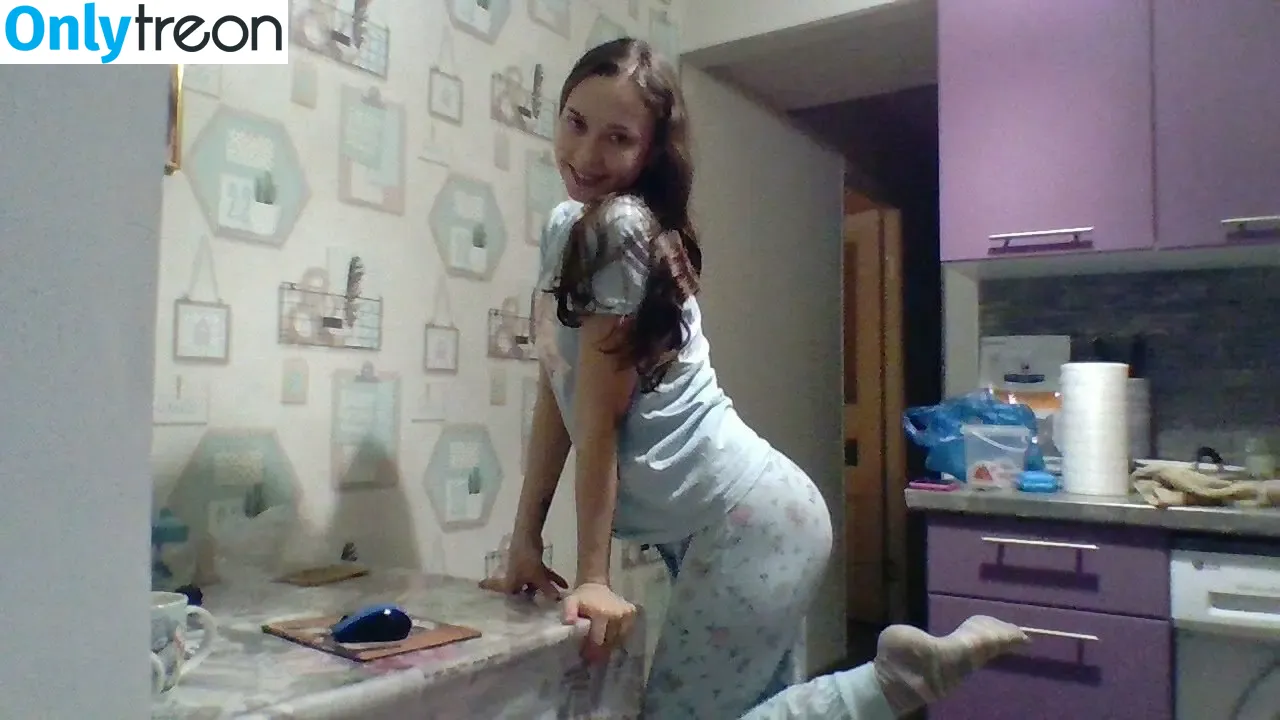 Jeki Carrey nude photo #0009 (jackie.jaxxs / jekicarry)
