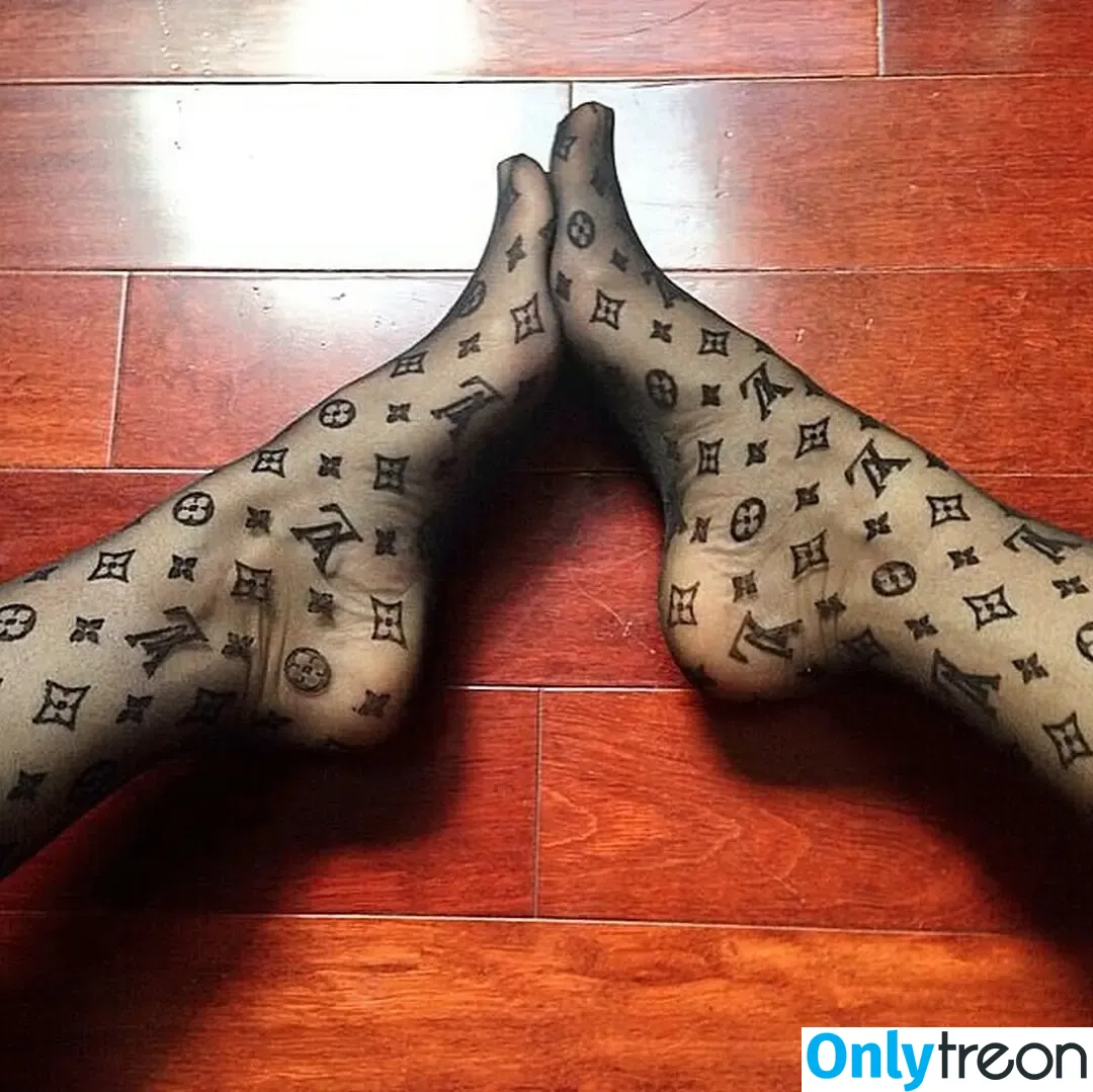 Jelena Karleusa nude photo #0087 (karleusa / karleusastar)