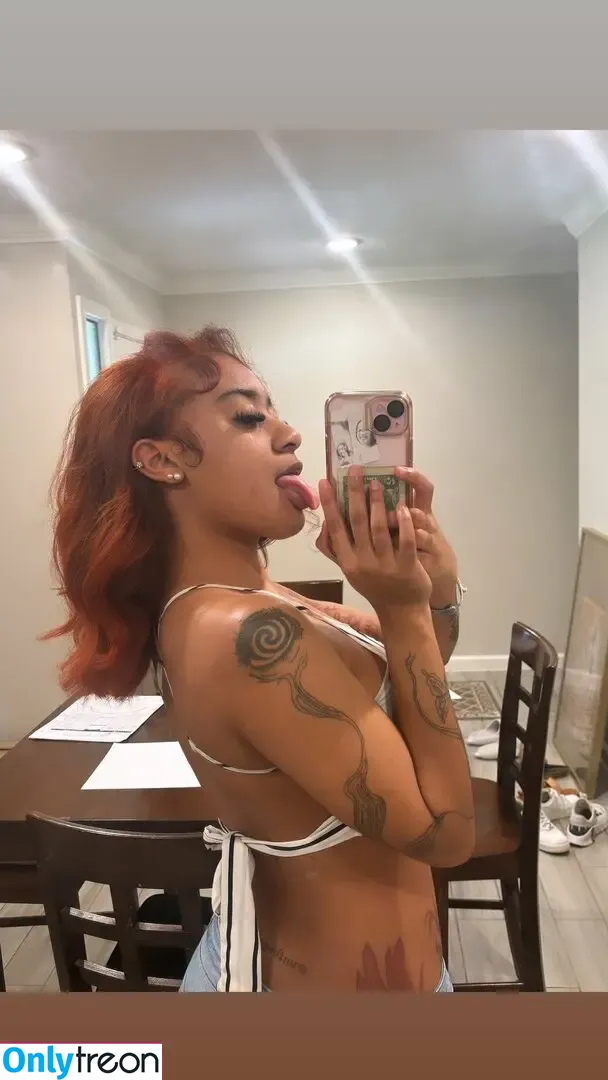 jellyfishlegend nude photo #0011 (desss.tineeee)