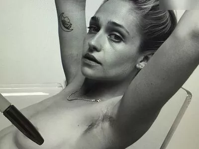 Jemima Kirke / jemima_jo_kirke / jemimakirke nude photo #0039