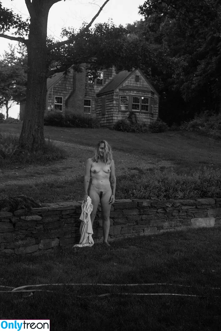 Jemima Kirke nude photo #0002 (jemima_jo_kirke / jemimakirke)