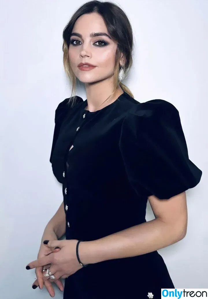 Jenna Coleman nude photo #0290 (jenna_coleman_)