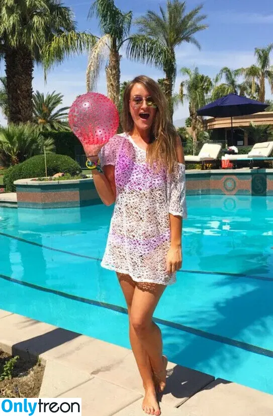 Jenna Ezarik голая photo #0041 (jennaezarik)