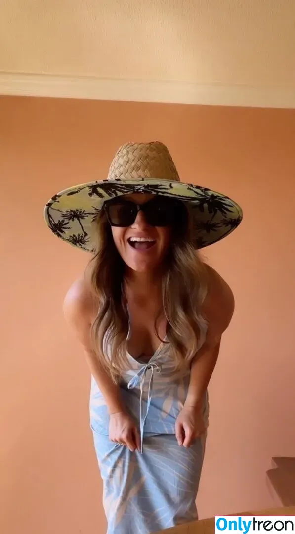 Jenna Ezarik nude photo #0117 (jennaezarik)